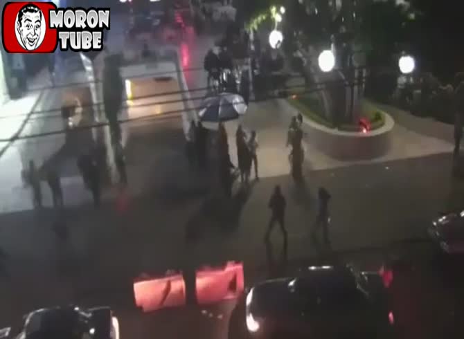 Video :Mexico - A math instructor was shot and killed on the street